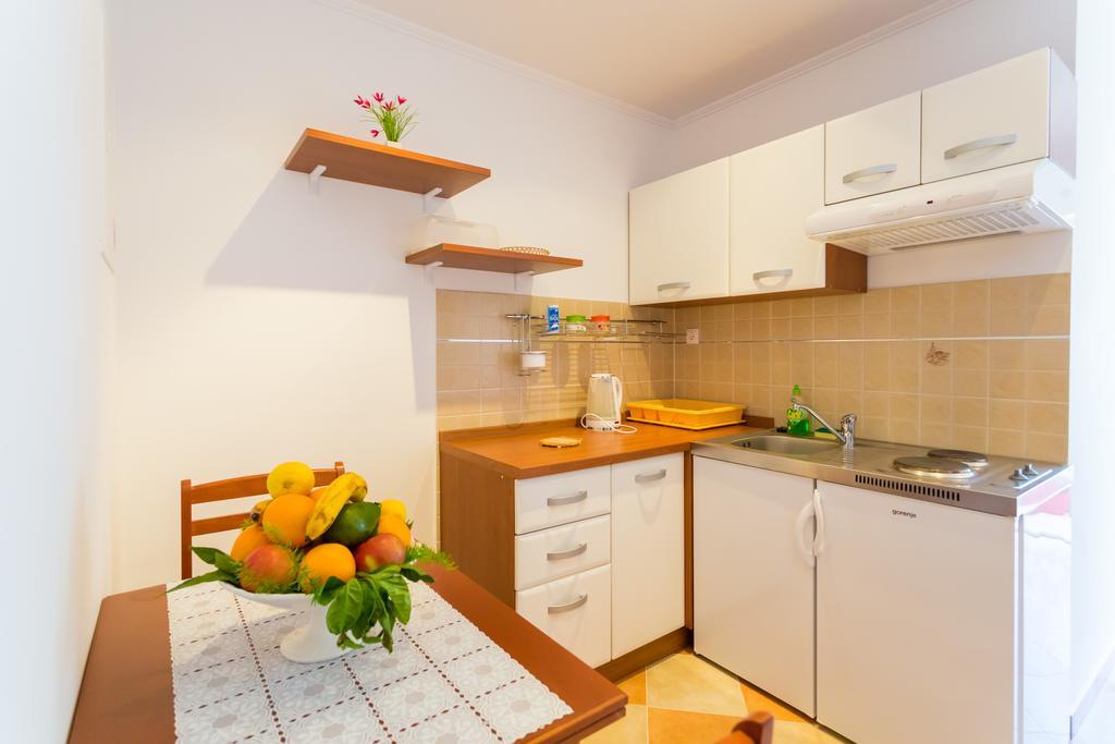 Apartments Slavica Pomena Pokoj fotografie