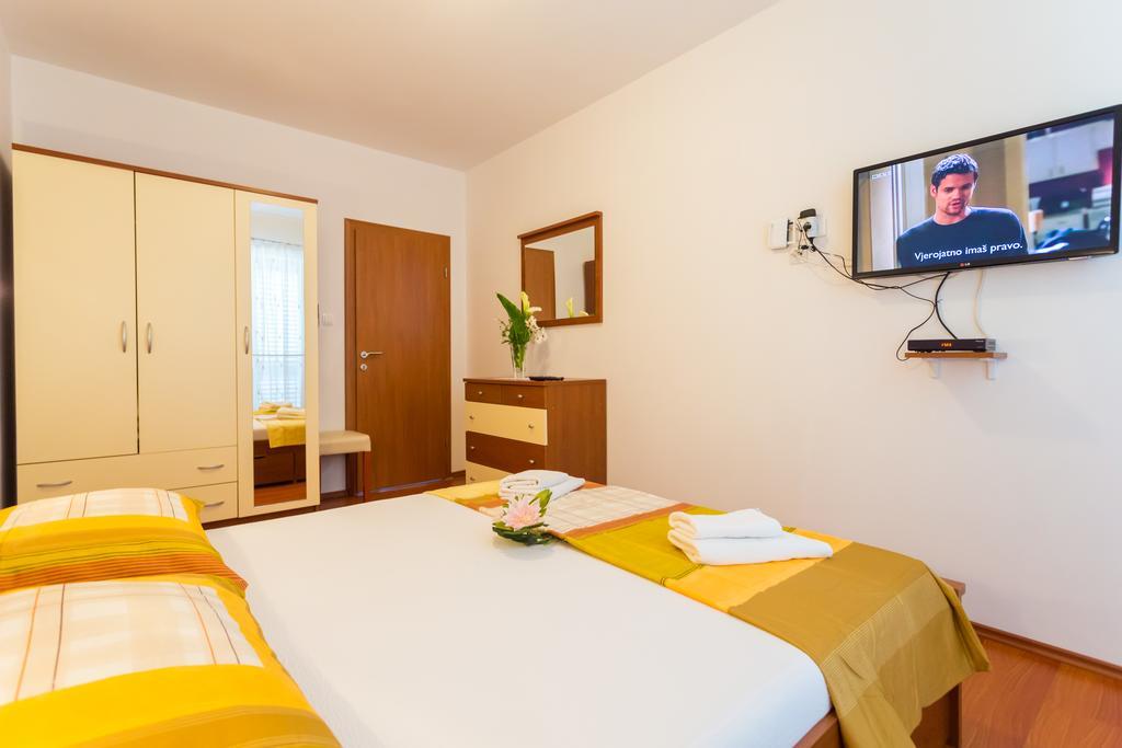 Apartments Slavica Pomena Pokoj fotografie
