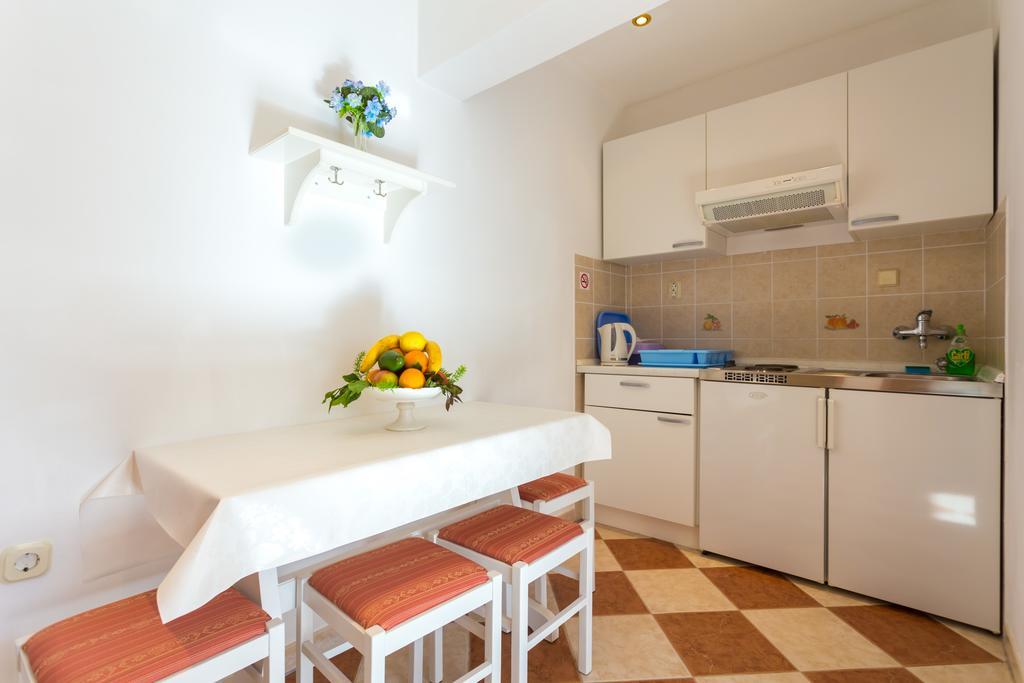 Apartments Slavica Pomena Exteriér fotografie