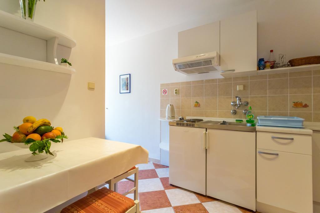 Apartments Slavica Pomena Exteriér fotografie